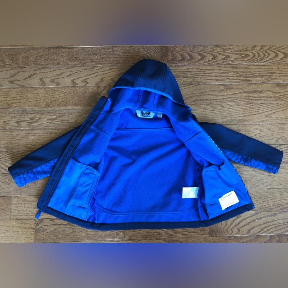 Free Country Water Resistant Kids’ Softshell Jacket - Picture 5 of 9